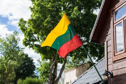 Lietuvos valstybės vėliavos iškėlimas