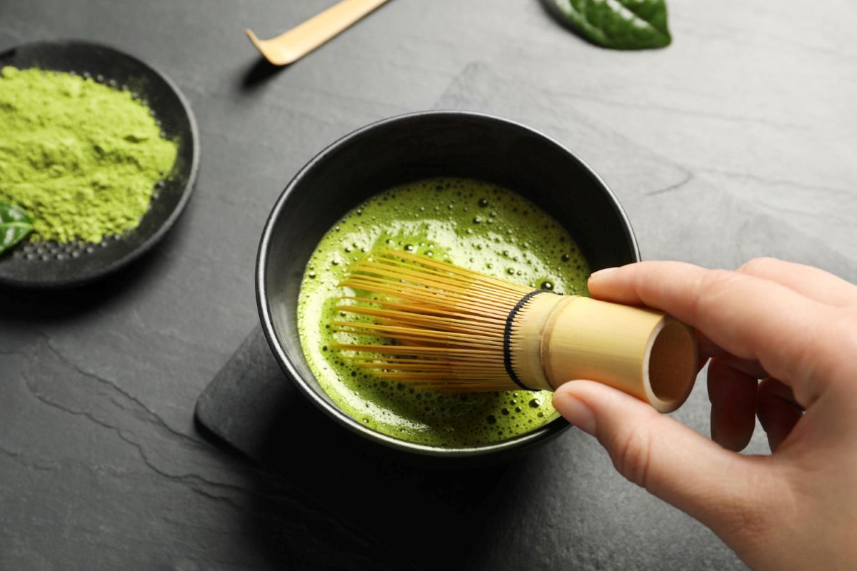 Matcha arbatos gėrimas