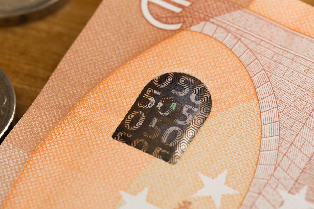 Padirbti euro banknotai