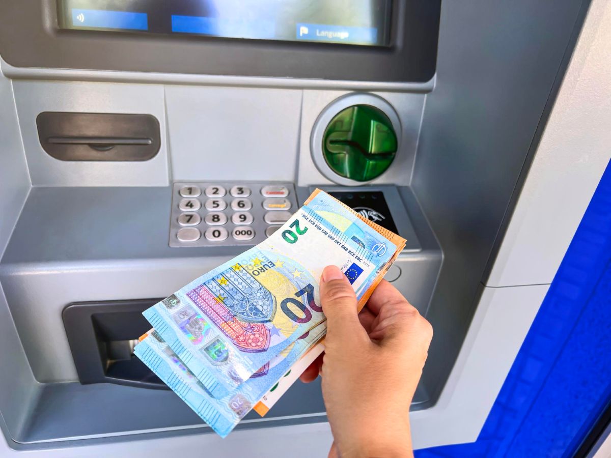 Pinigų išgryninimas bankomate