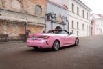 Rožinis „Bolt Drive“ kabrioletas BMW 6