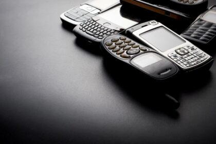 Seni telefonai gali būti vertingi