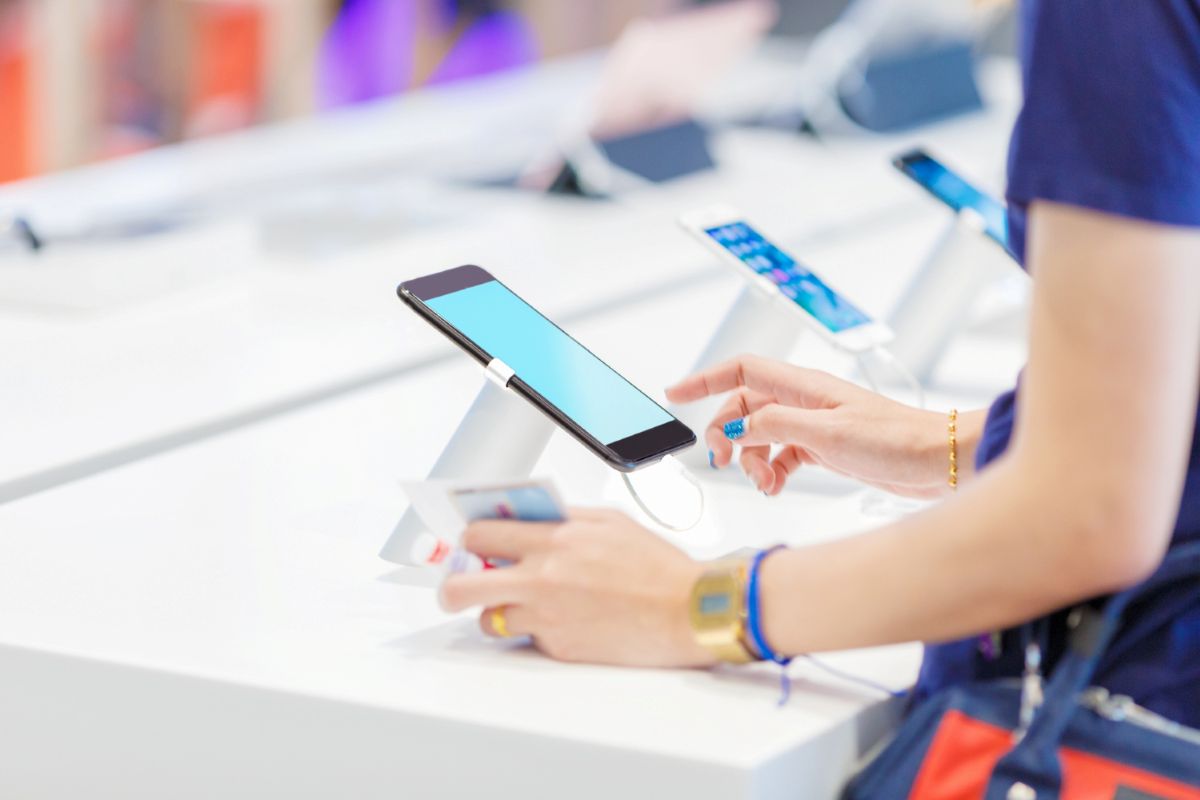Telefonų pardavimai 2024 metais