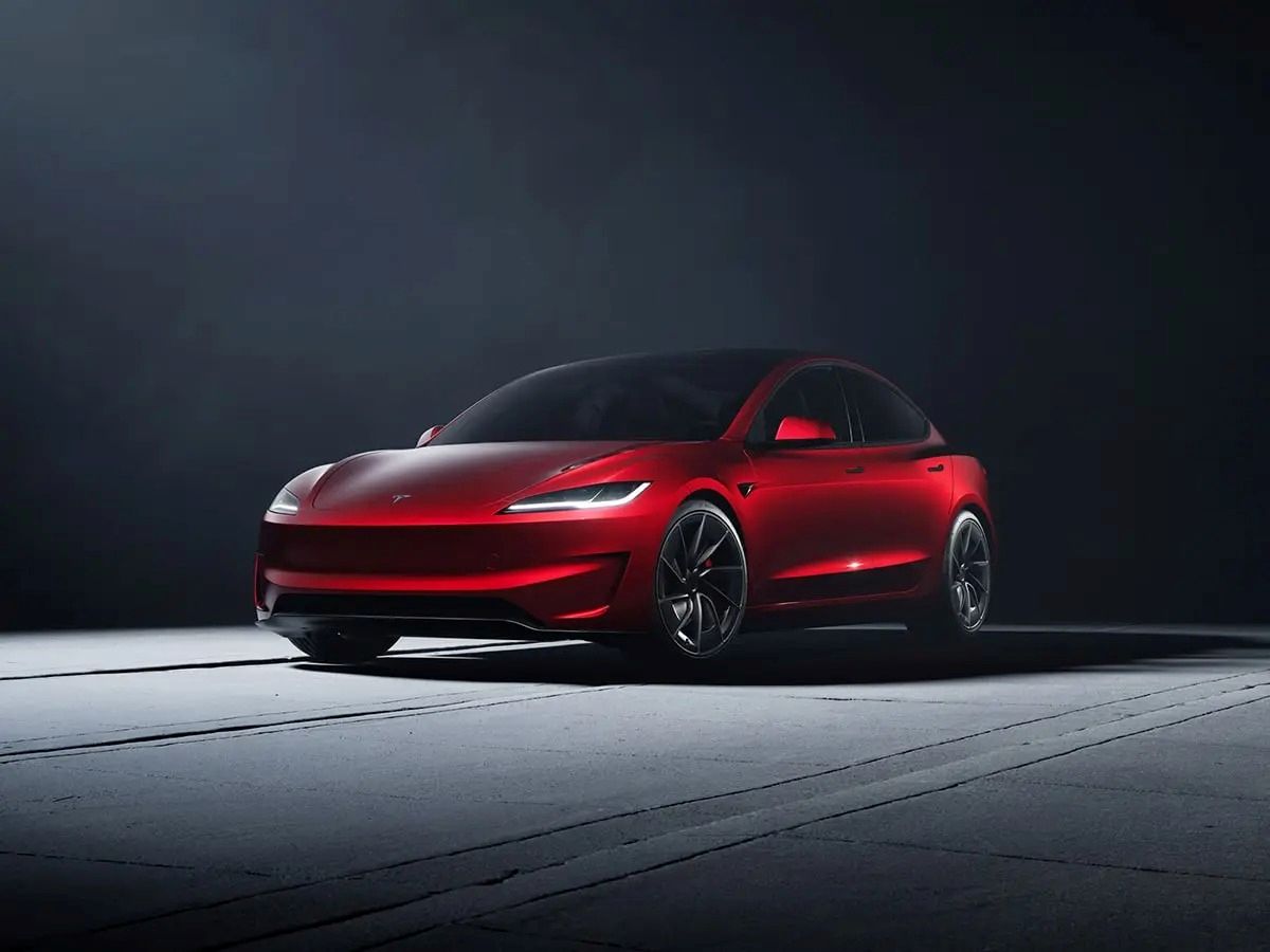 Tesla ketina pagaminti pigesnių elektromobilių