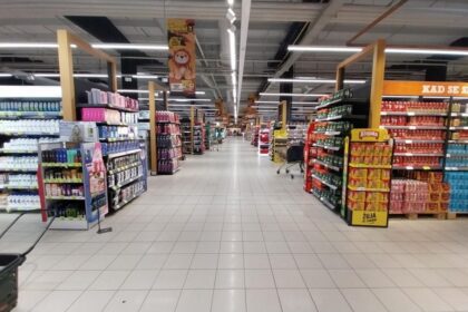 Tuščios parduotuvės Kroatijoje