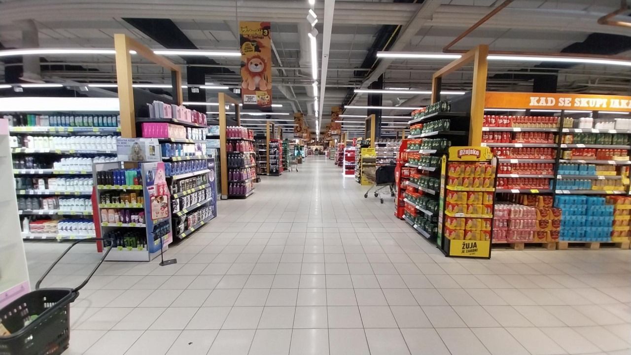 Tuščios parduotuvės Kroatijoje