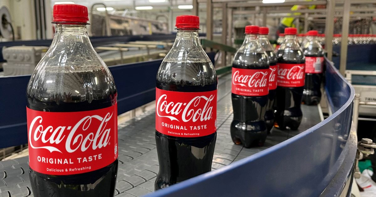 Coca-Cola naujuose buteliuose