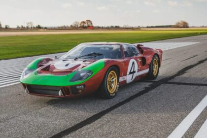 Ford GT40 1966 / RM Sotheby's nuotr.