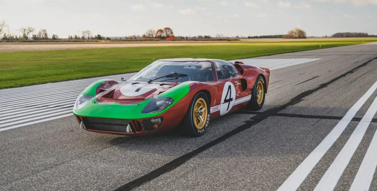 Ford GT40 1966 / RM Sotheby's nuotr.