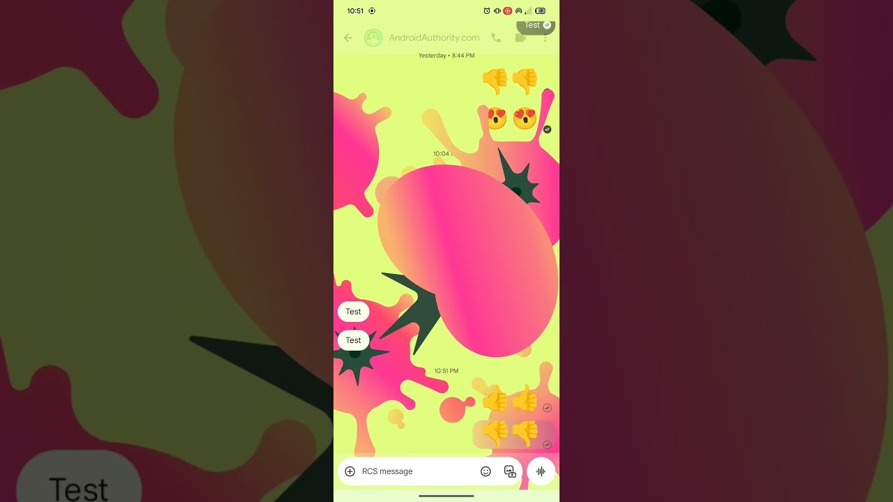 Google Messages emoji per visą ekraną