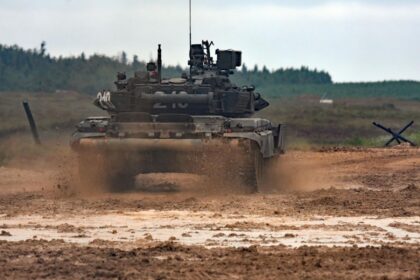 Į Kaliningradą keliauja karinė technika