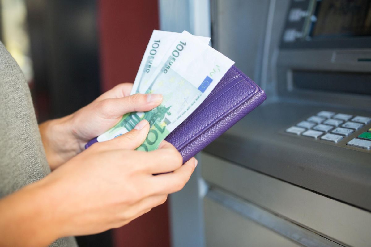 Netikėti sukčiavimai prie bankomatų