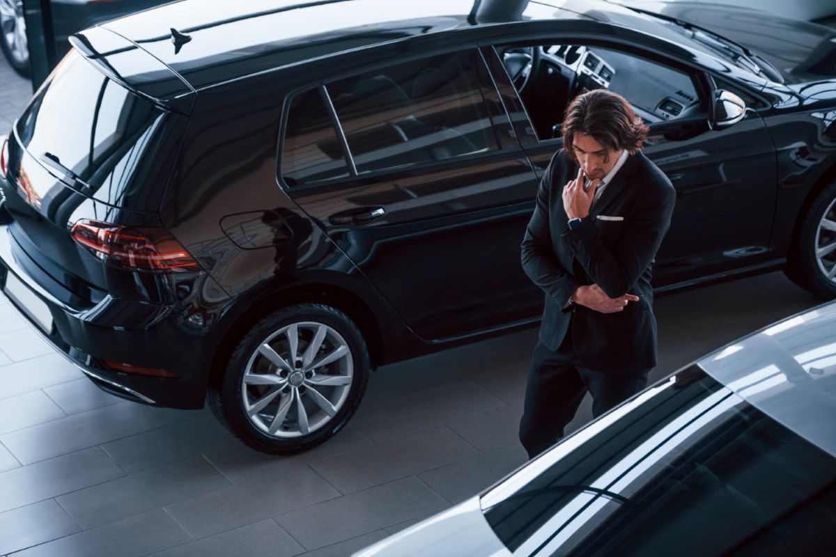 Premium klasės automobiliai patenka į Rusiją