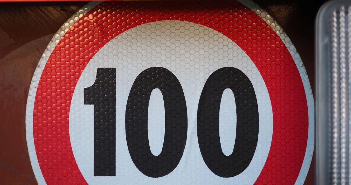 Sumažinkite greitį iki 100