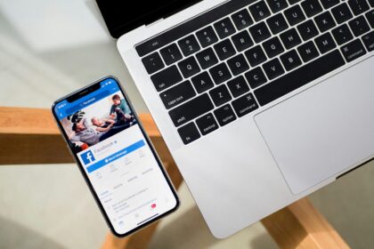 Apgaule išvilioti pinigai FB