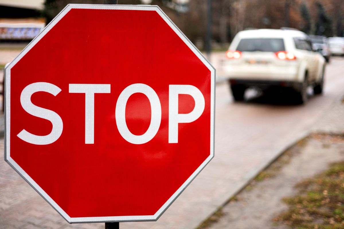 Kodėl STOP ženklas yra aštuonkampis
