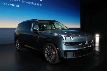 Lynk & Co 900 3