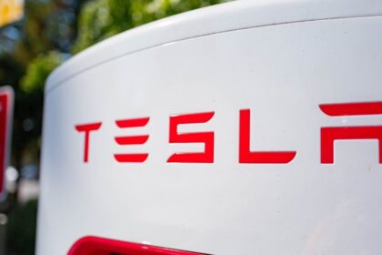 Tesla vertė smuko dar labiau / Nuotr.: https://www.youtube.com/watch?v=KpVP7khYWk8