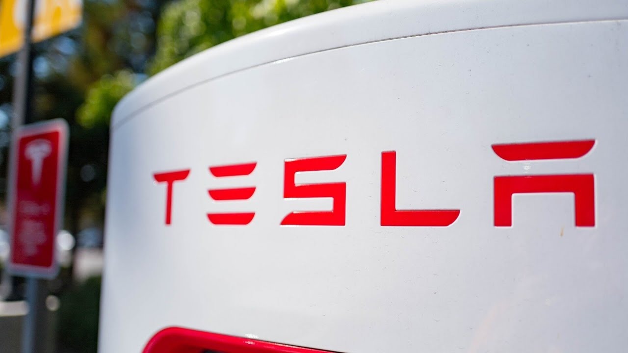 Tesla vertė smuko dar labiau / Nuotr.: https://www.youtube.com/watch?v=KpVP7khYWk8