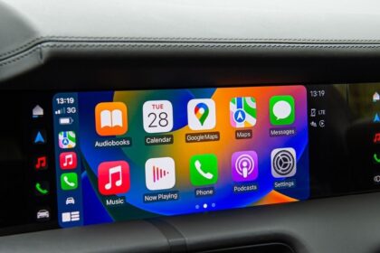 iOS 18.4 CarPlay problemos