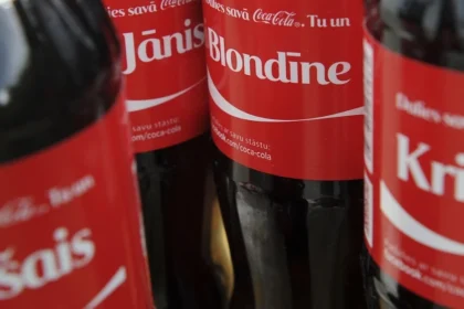 Coca-Cola buteliai Latvijoje / Kristaps Kalns, Dienas mediji nuotr.