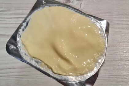 Jogurtas ant dangtelio