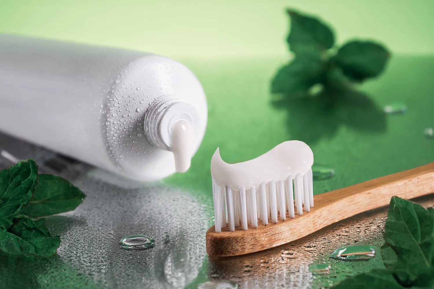 Dantų pasta gali būti naudinga augalų priežiūros rutinoje