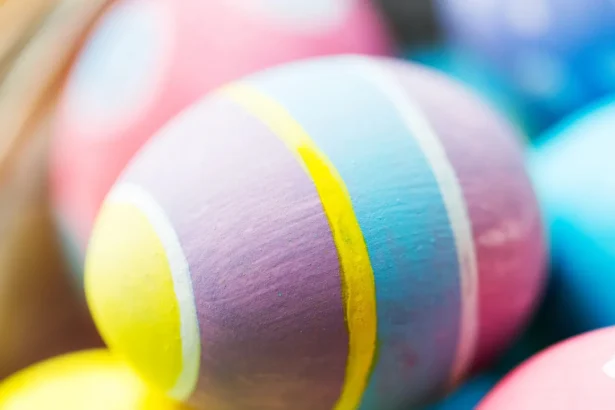 Kiaušinių dažymas su gumytėmis