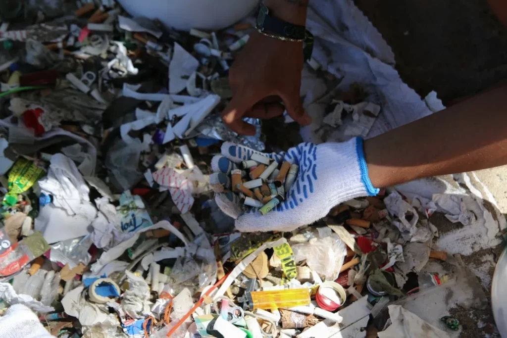 Švarus Šiukšlių Kibiras / Nuotrauka: Kim Ampie (Unsplash)