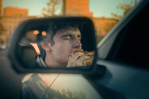 Valgymas automobilyje