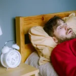Nereguliarus miego ir kėlimosi laikas savaitgaliais