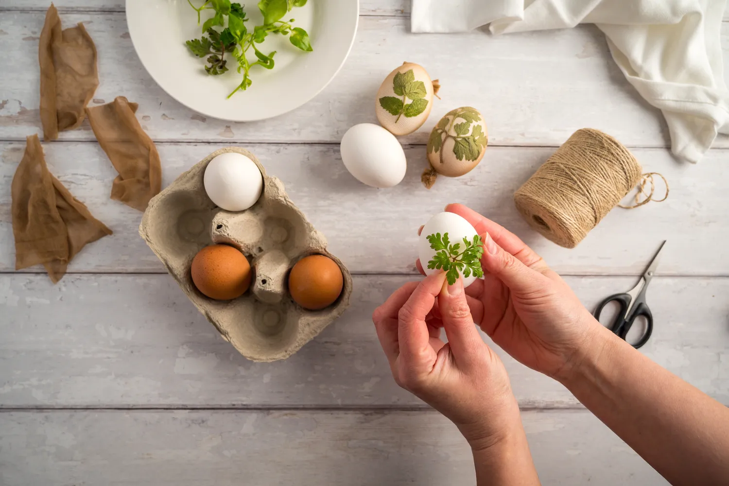 Kiaušinių dažymas be cheminių dažų