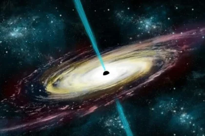 Astronomai Markarian 501 galaktikoje pastebėjo arti esančią supermasyvių juodųjų skylių porą