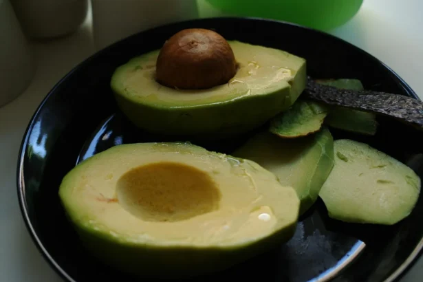 Kaip prinokinti kietą avokadą