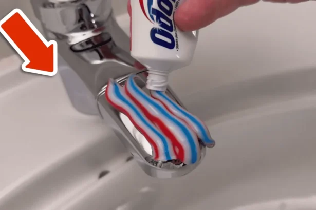 Maišytuvo valymas dantų pasta