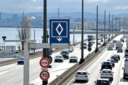 Ženklai, nurodantys važiavimą automobiliu, dažniausiai randami Prancūzijos Ronos-Alpių-Ansi regione. Nuotrauka: eprogres.fr