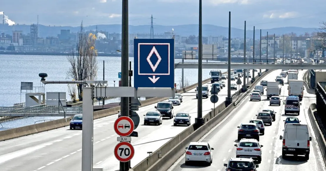 Ženklai, nurodantys važiavimą automobiliu, dažniausiai randami Prancūzijos Ronos-Alpių-Ansi regione. Nuotrauka: eprogres.fr