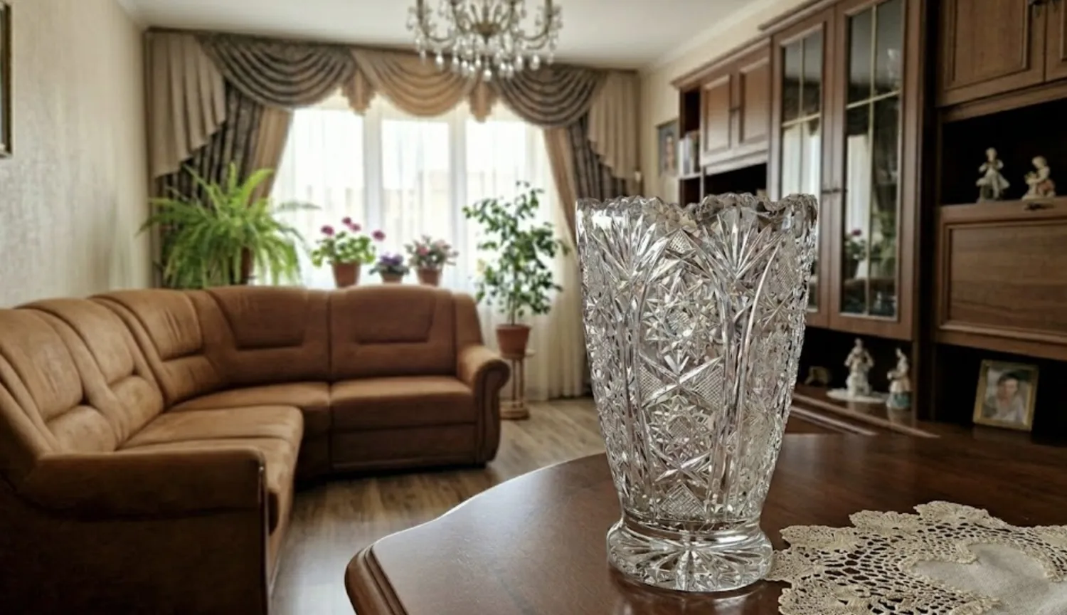 Sena krištolinė vaza