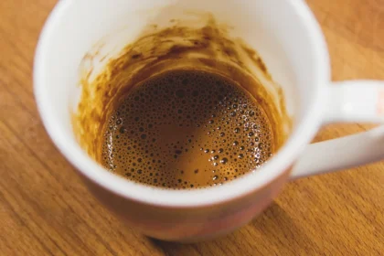 Truputį sodos į kavą