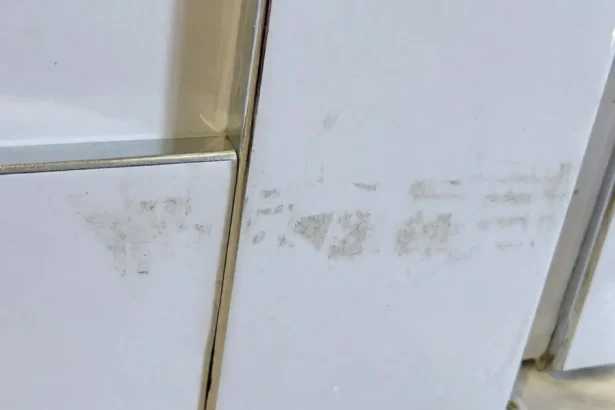 Pašalinti Lipnios Juostos Žymes / Nuotrauka: pogovorim.by