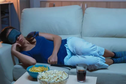 Miegas prie televizoriaus