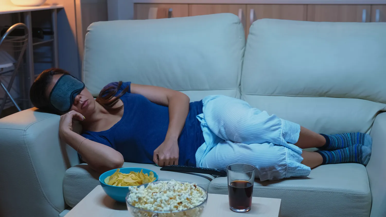 Miegas prie televizoriaus
