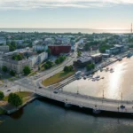 Shutterstock 2191951283