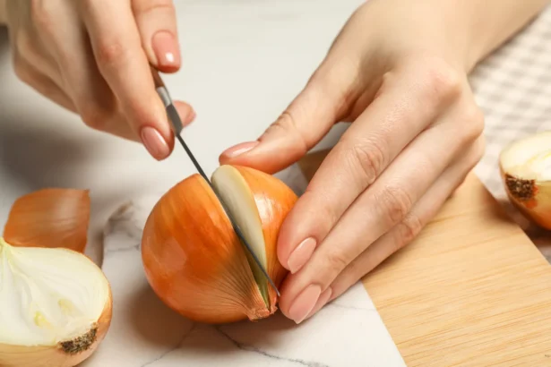 Svogūnų pjaustymas