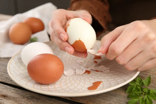 Kiaušinius sunku nulupti ne dėl „blogo lukšto“