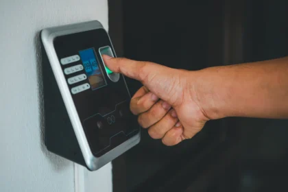 PIN kodas traukiasi į šalį