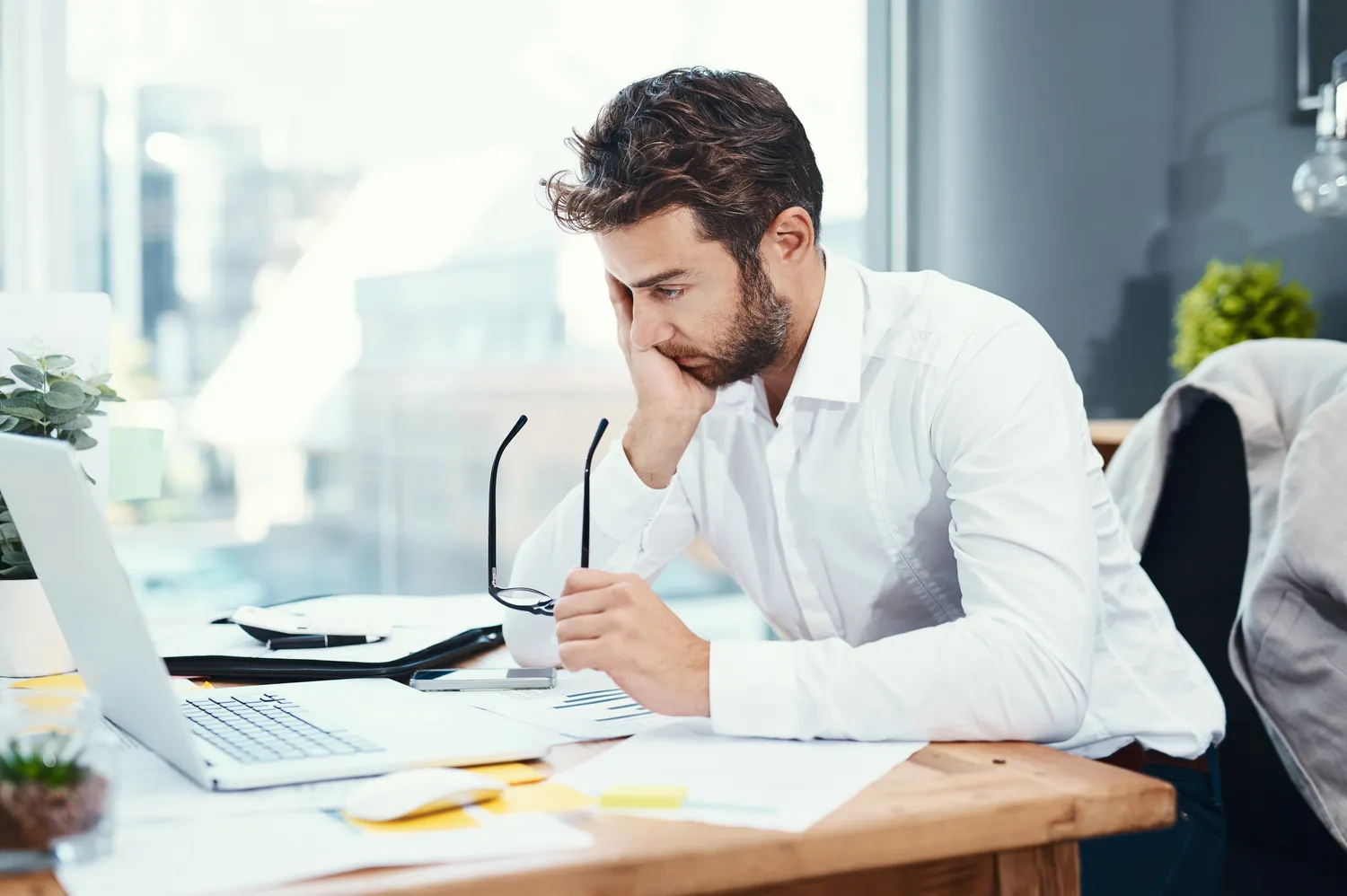 Daugelis renkasi pažįstamą blogį