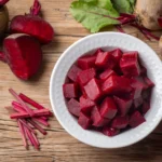 Burokėlių valgymas