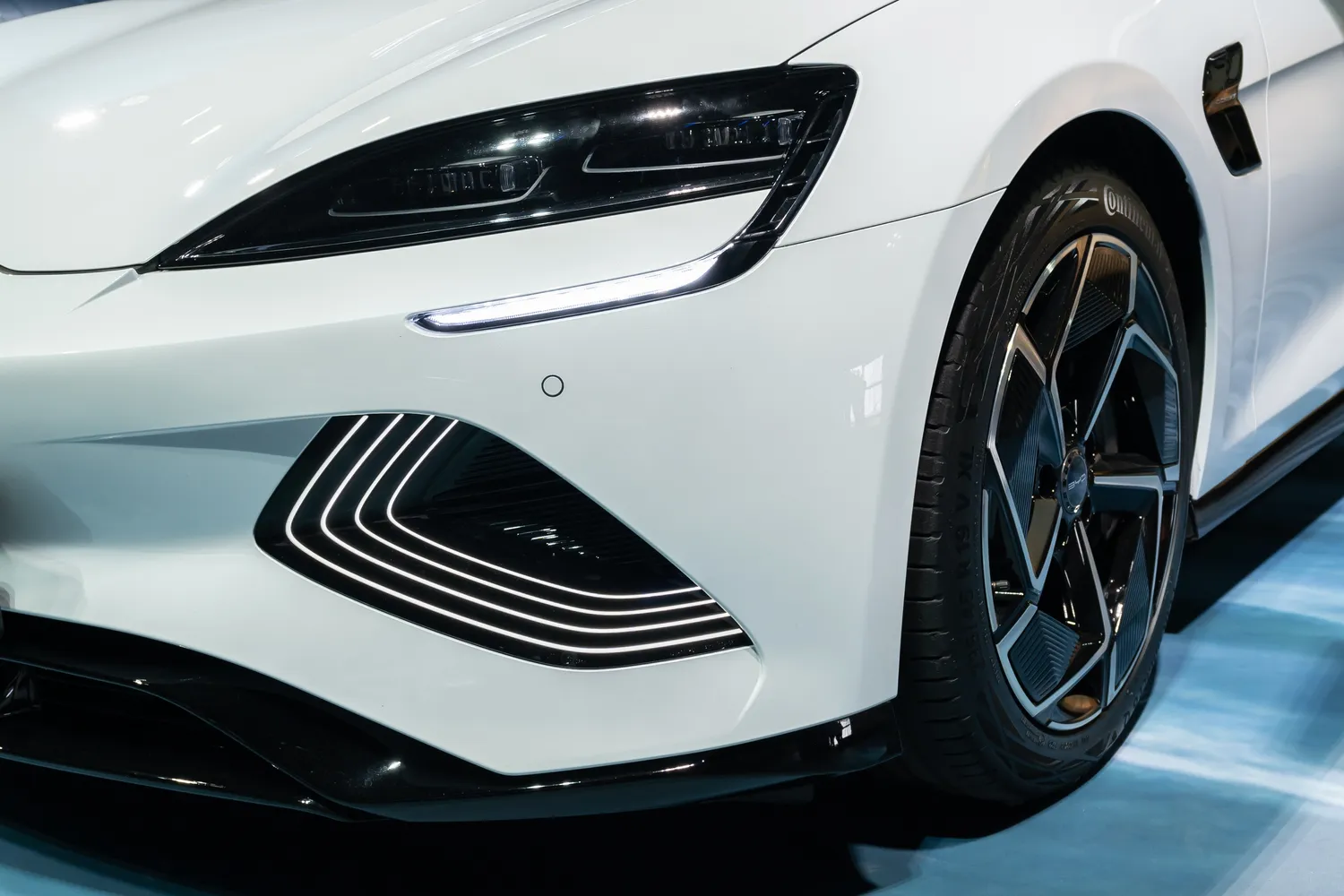 Europą užlūs automobiliai iš Kinijos / gracethang2 / Shutterstock.com