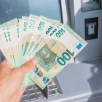 Pinigai bankomatuose